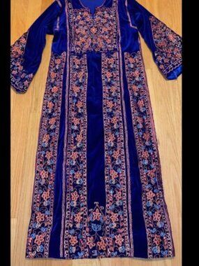 Elegant Custom velvet Thobe Maxi Kaftan Abaya Palestinian Embroidery Noul.